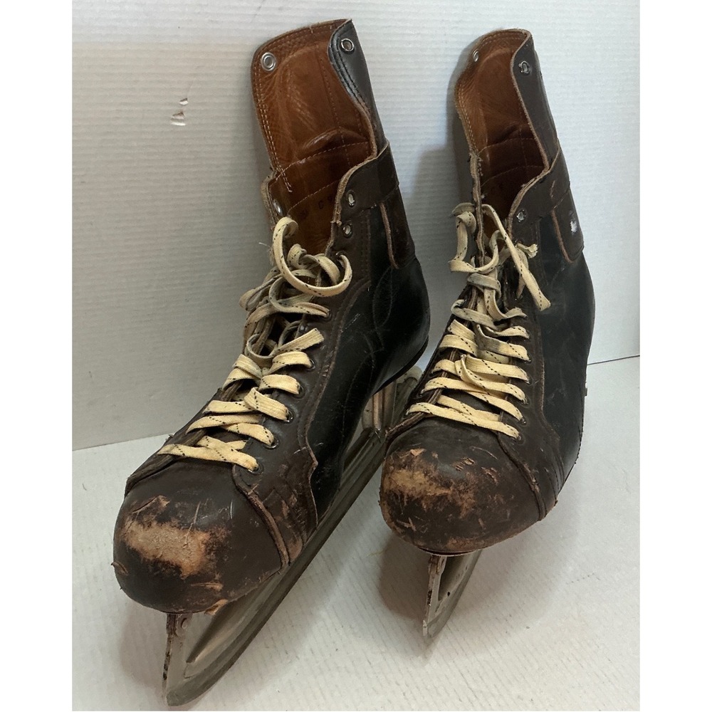 CCM Vintage Ice Skates Prolite Leather Hockey Skates Size 9 Mens Made in Canada